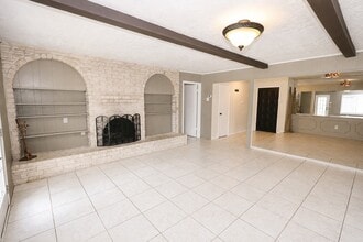Building Photo - 9422 Claridge Dr