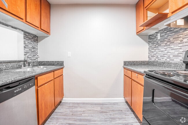 2BR, 1BA - 800SF - Kitchen - Encanto Apartments