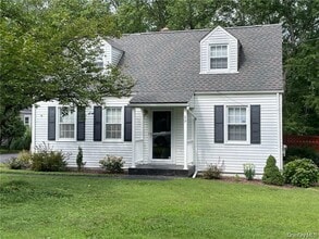 Building Photo - 17 Kinderhook Dr