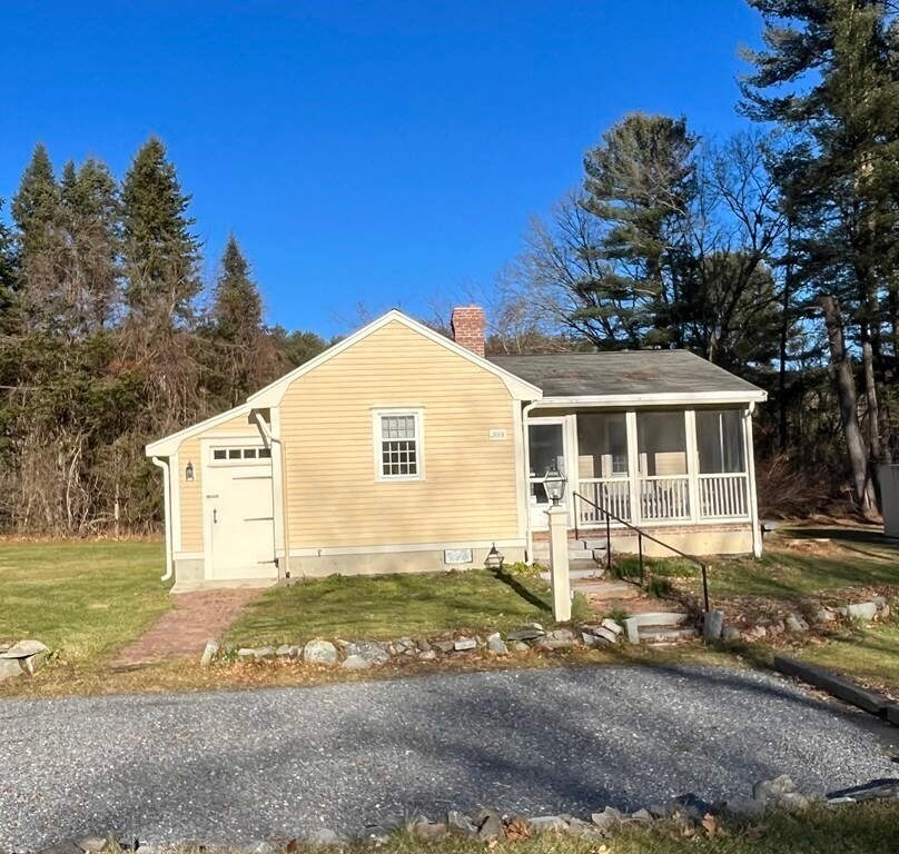 Primary Photo - 338 Maple St