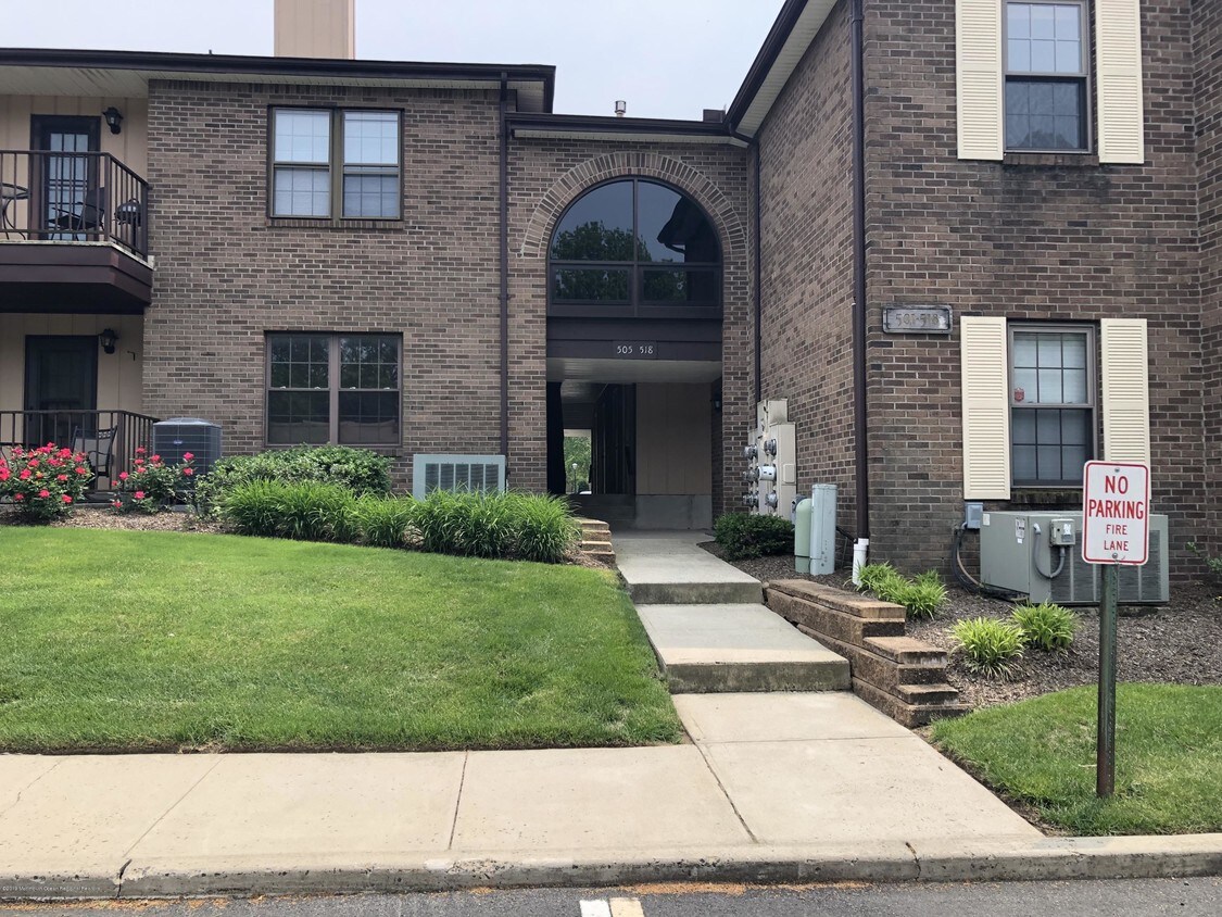 Foto principal - 517 Wellington Pl