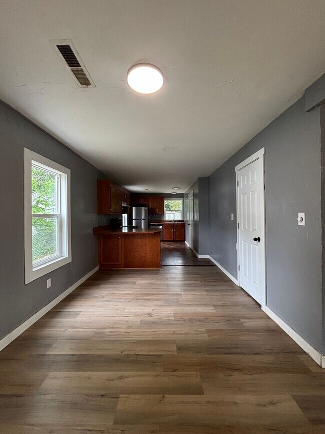 Foto del edificio - Beautiful 3 bedroom 1 full bath home avail...
