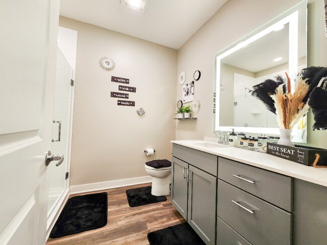 Foto del edificio - 2020 Lorain Ave