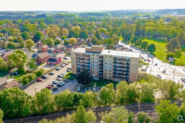 Brant Manor Apartments