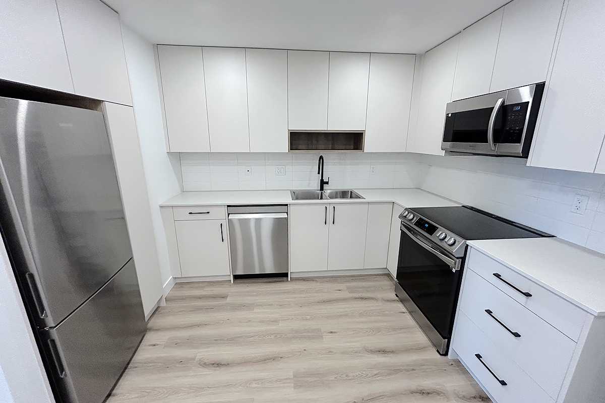 Primary Photo - Brand New Pet Friendly 2 Bed Apartment Ren...