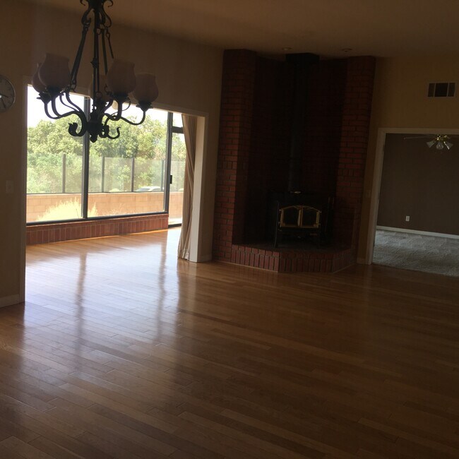 Foto del edificio - 14087 Driftwood Dr