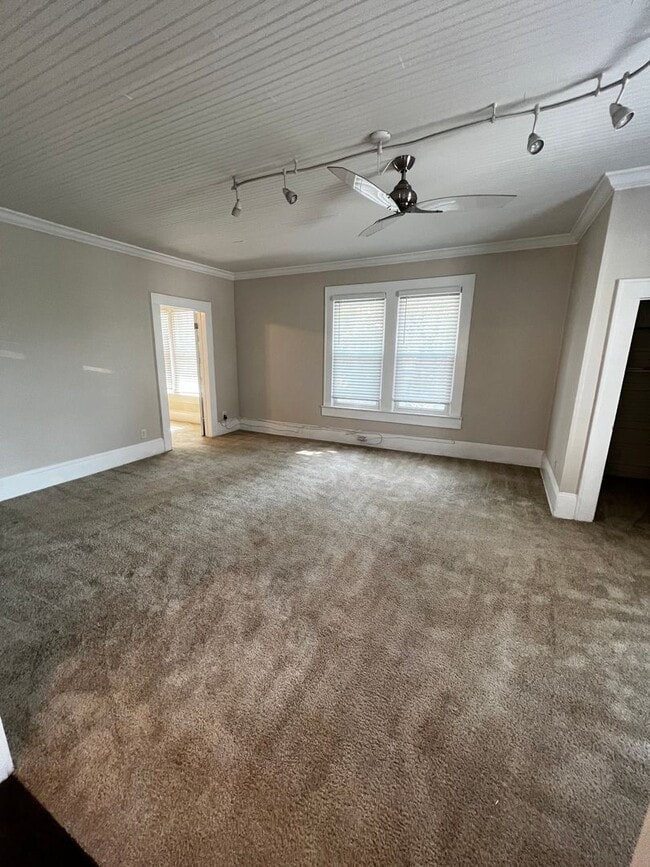 Building Photo - Beautiful 2/2 2nd floor unit for rent on 2...