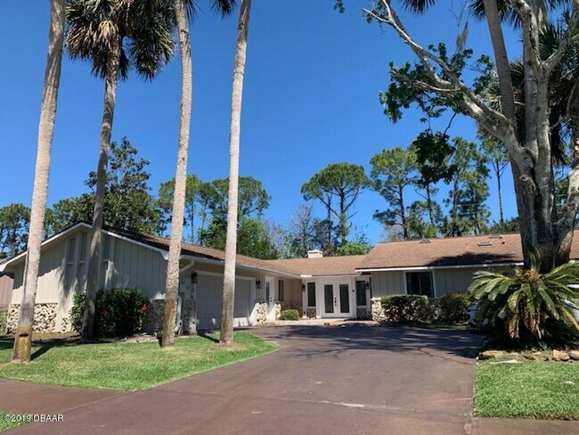 Building Photo - 421 Pelican Bay Dr