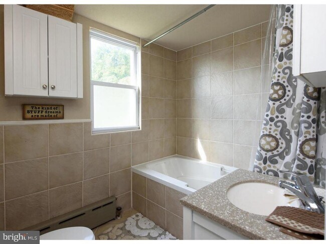 Foto del edificio - 374 Dehaven St