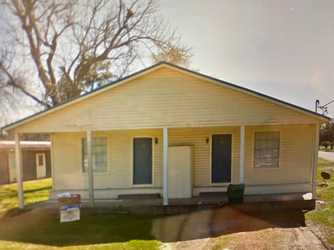 1925 Crockett St, West Orange, TX 77630 Apartments 1925 Crockett St