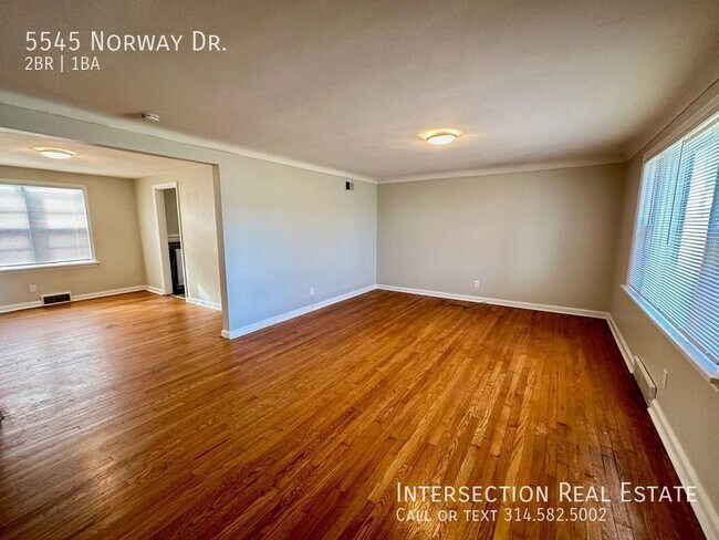 Building Photo - BEAUTIFUL 2 Bedroom Home Available Now