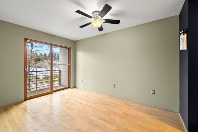 Foto del edificio - 2 BR 2 BA Townhome in North Tabor- 3 Levels!