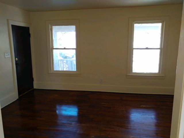 Foto del edificio - 913-915 Springate St, 2nd Fl