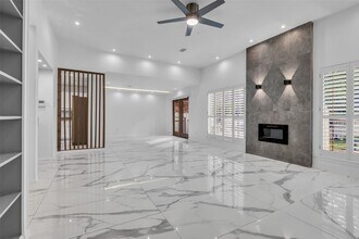 Building Photo - 41 Hickory Oak Dr