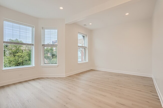 Foto del edificio - 3509 N Sheffield Ave