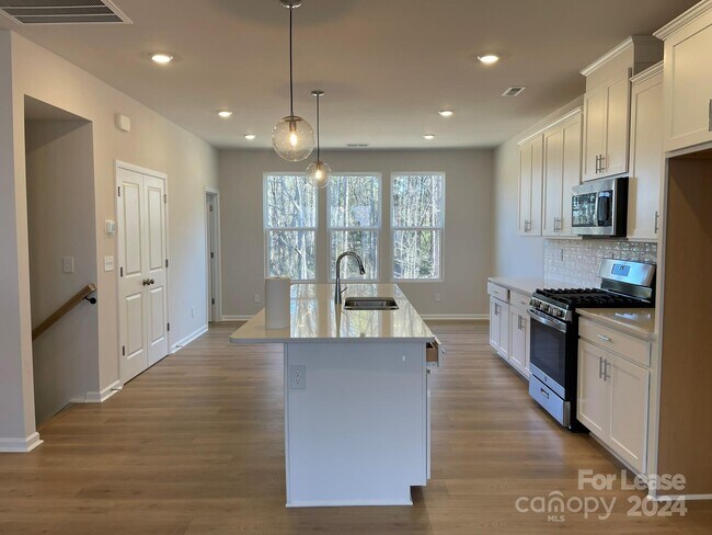 Foto del edificio - 2332 Donnely Hls Ln