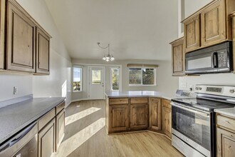 Building Photo - 6924 Chippewa Dr