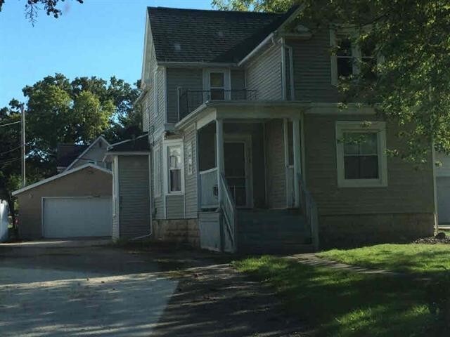 Primary Photo - 2 Bedroom Upper