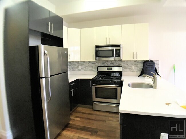 Building Photo - 1185 Fulton St