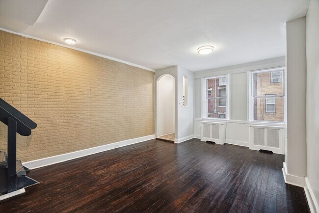Building Photo - 2BD/1BA || Charming South Philly Townhome
