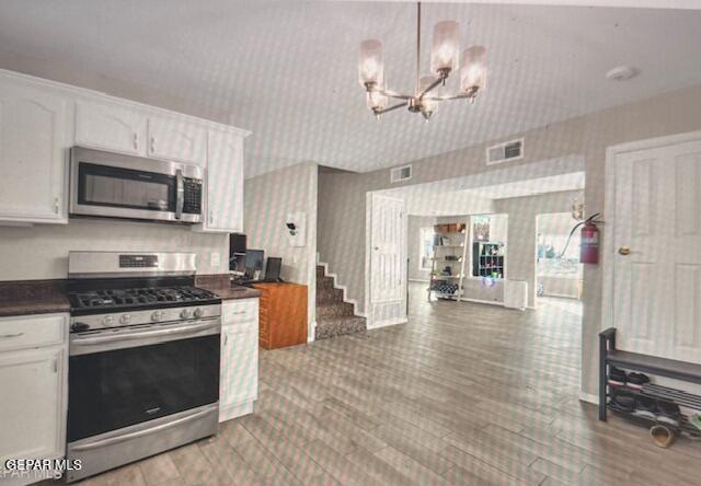 Building Photo - 601 Alta Cumbre Pl