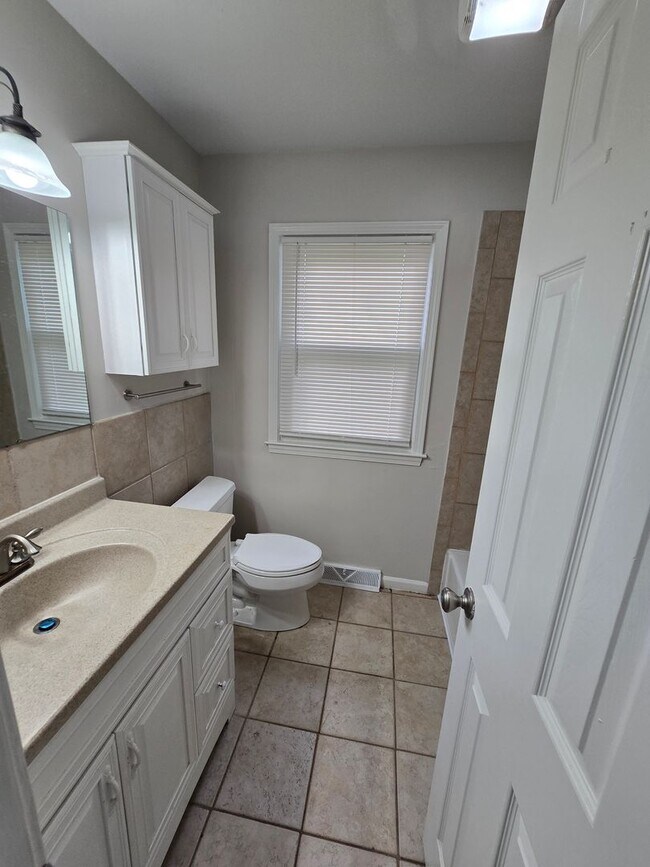 Foto del edificio - 4 bedrooms 2 bedroom fenced in yard