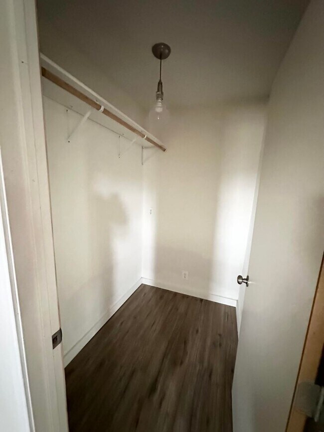 Foto del edificio - Studio House For Rent ASAP!