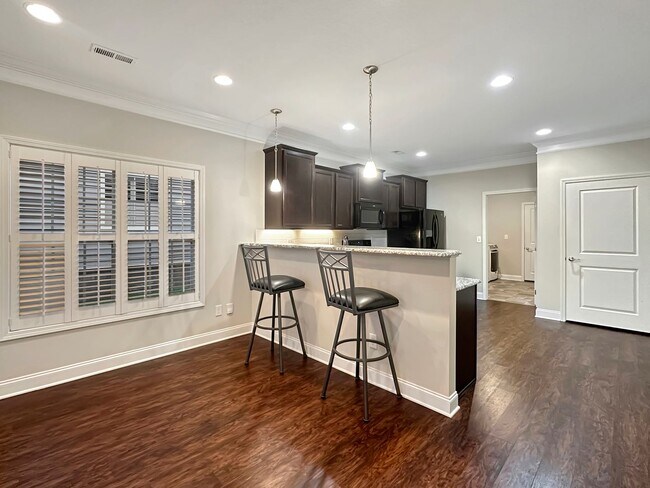 Building Photo - Resort-Inspired Living! 3 bedroom, 2 bath for rent!