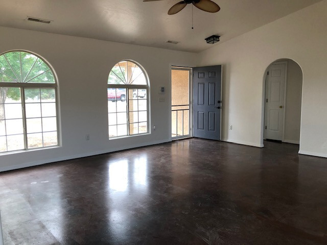 Building Photo - No HOA! Three Bedroom Home in Prescott Valley
