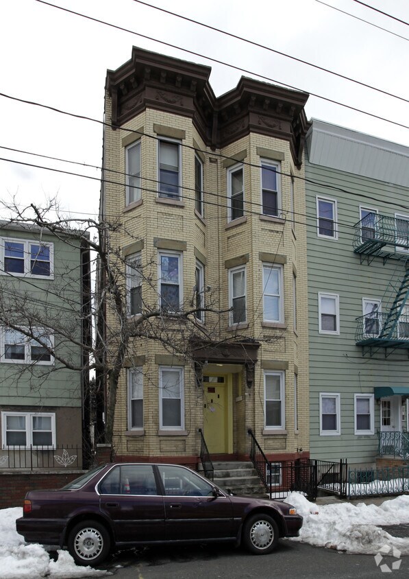 Foto del edificio - 432 New York Ave