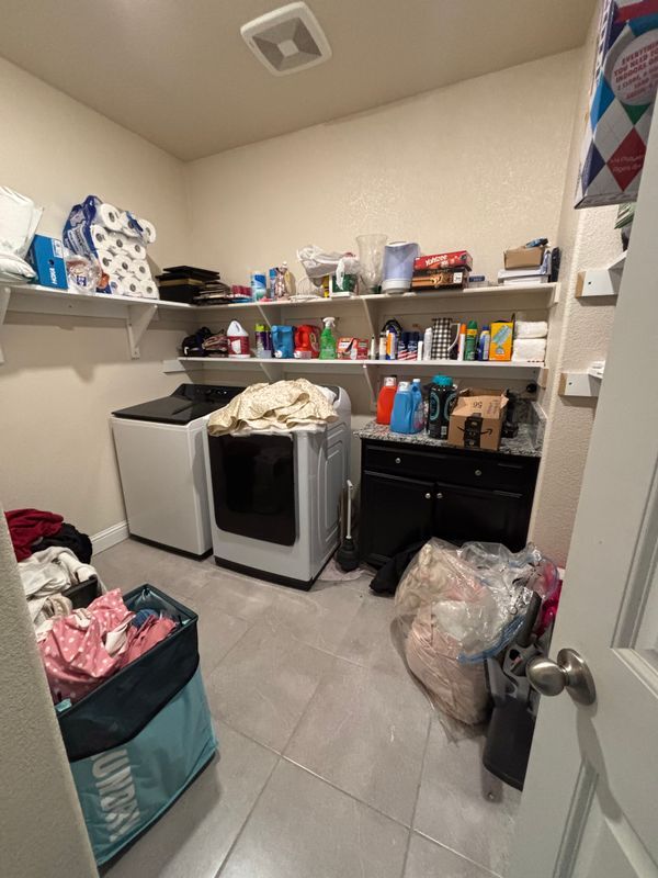 Foto del edificio - 3791 Bonifacio Way