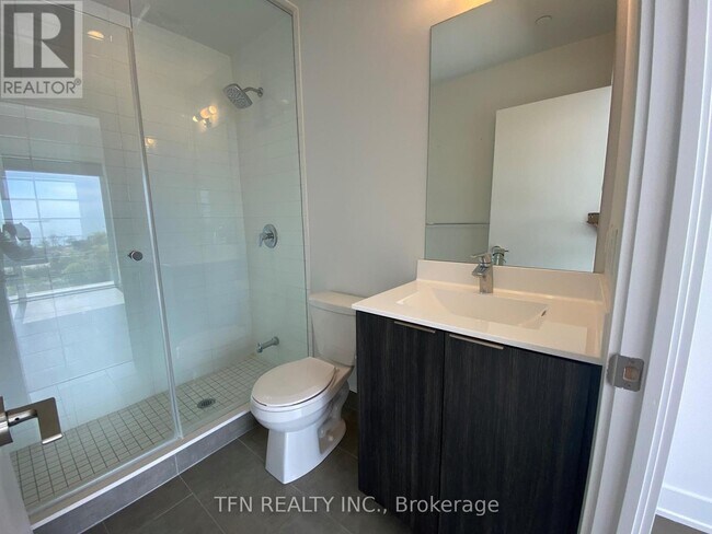 Building Photo - 20 Shore Breeze Dr