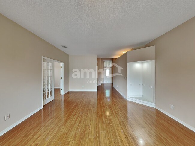 Building Photo - 503 9th Street