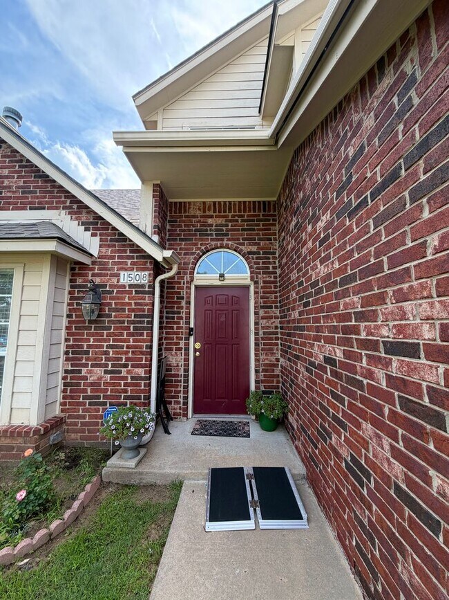 Foto del edificio - Broken Arrow Union Schools Single Family Home for Rent 5 beds 2.5 bath
