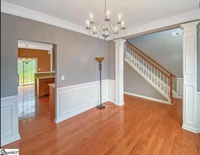 Building Photo - 203 Knoll Ridge Dr