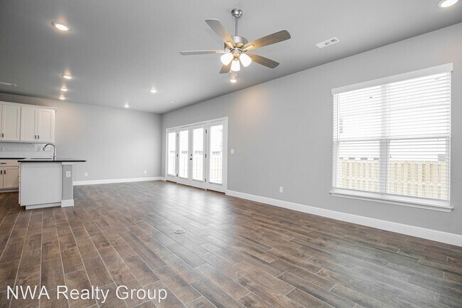 Foto del edificio - 4 br, 2.5 bath House - 2010 Periwinkle Place