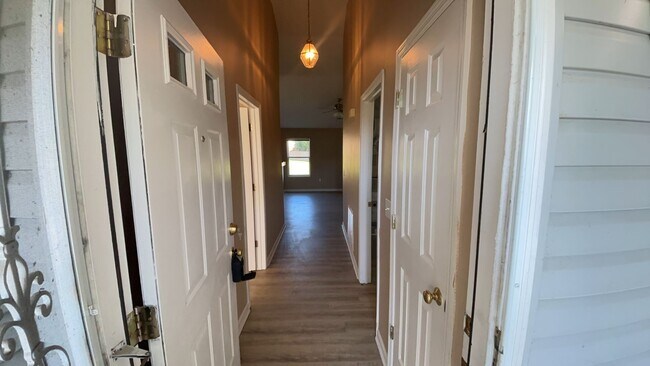 Foto del edificio - 5686 Hillary St