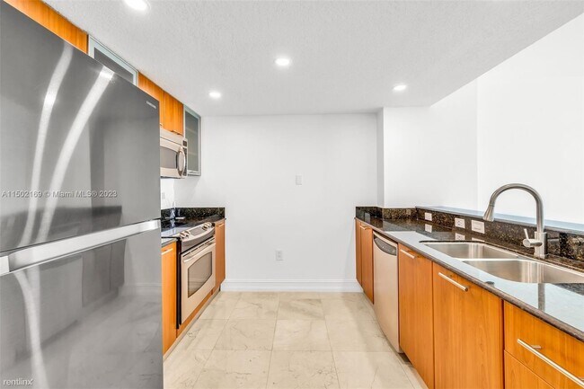 Building Photo - 1 br, 1 bath Condo - 1800 N Bayshore Dr Ap...