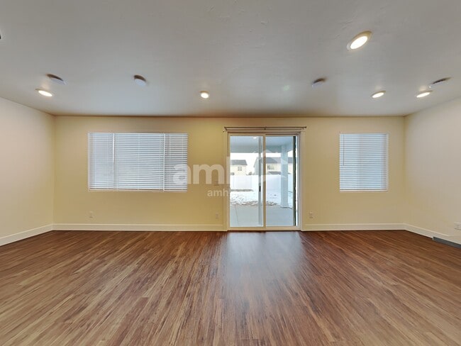 Building Photo - 1461 W Afton St