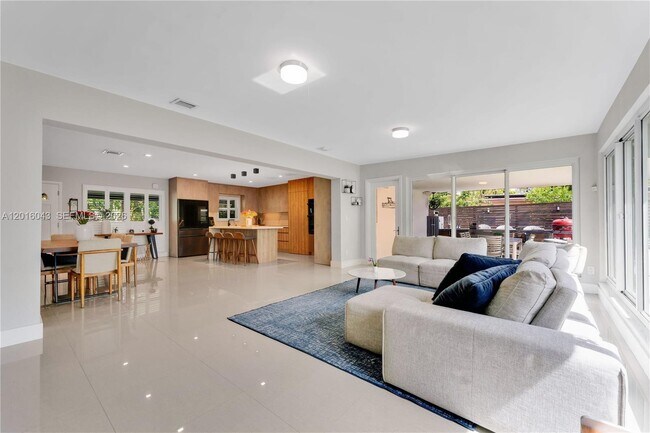 Foto del edificio - 4440 SW 28th Terrace