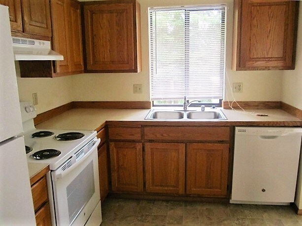Building Photo - Home in Poulsbo!