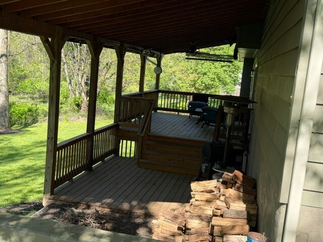 Two-Tier Deck - 6006 Stone Pine Rd
