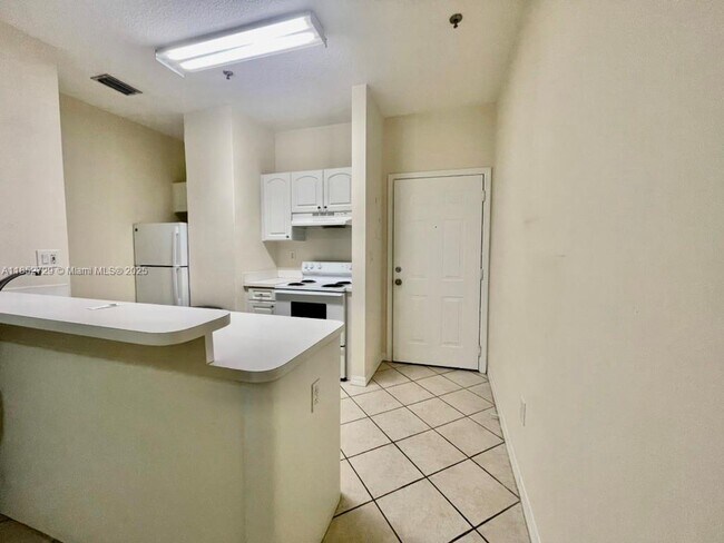 Foto del edificio - 2734 Bird Ave