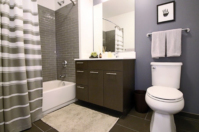 Photo - 632 N Wells St Apartment