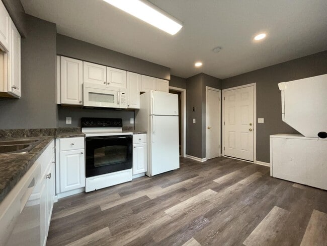 Building Photo - 908 S Josephine Boyd St