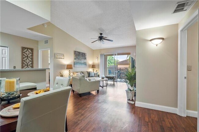 Foto del edificio - 8000 N Nob Hill Rd