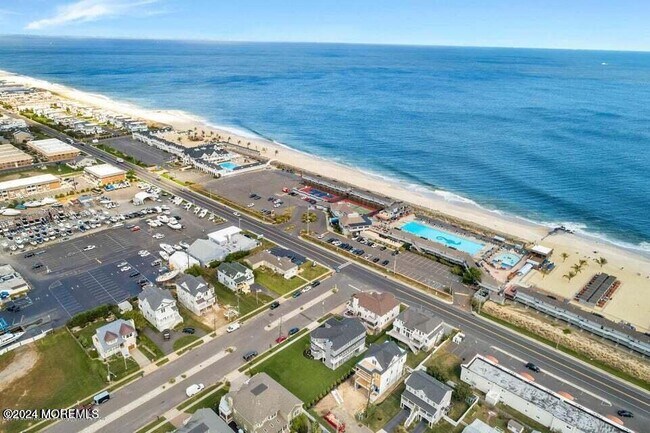 Foto del edificio - 1382 Ocean Ave