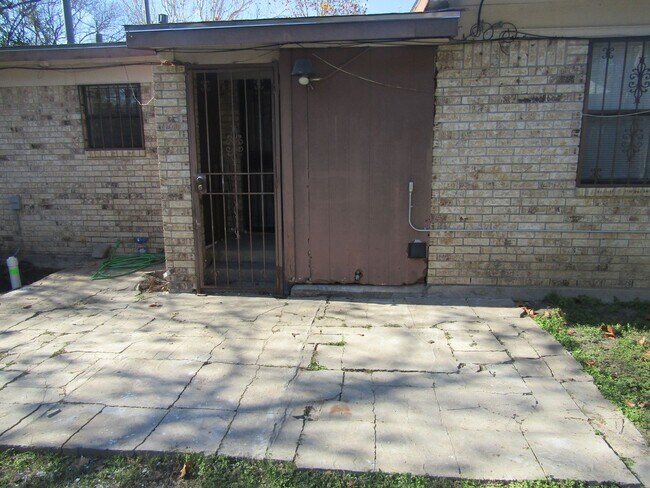 Foto del edificio - 1306 Garth Dr