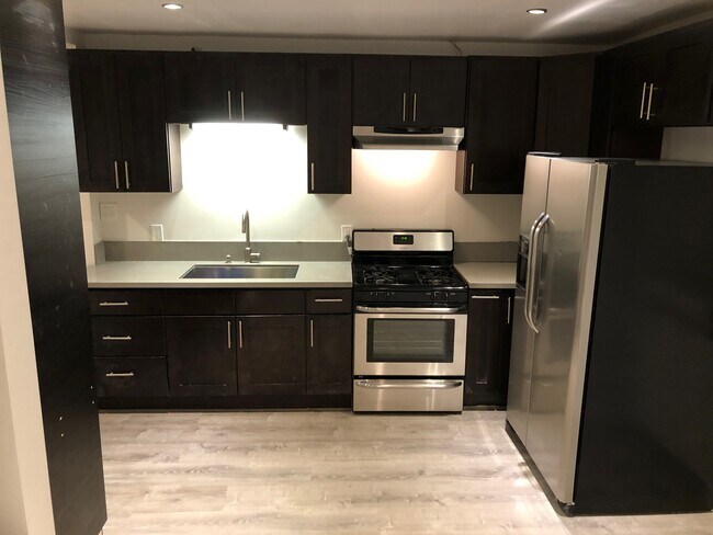 Foto del edificio - 11522 Freeman Ave