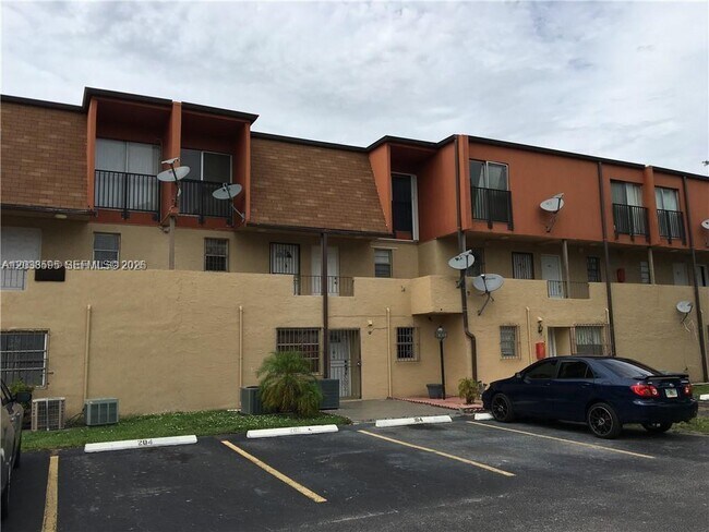 Foto del edificio - 315 NW 109th Ave